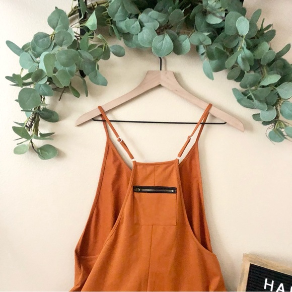 ✨SALE✨NWT Loose Fit Jumpsuit - Picture 4 of 5